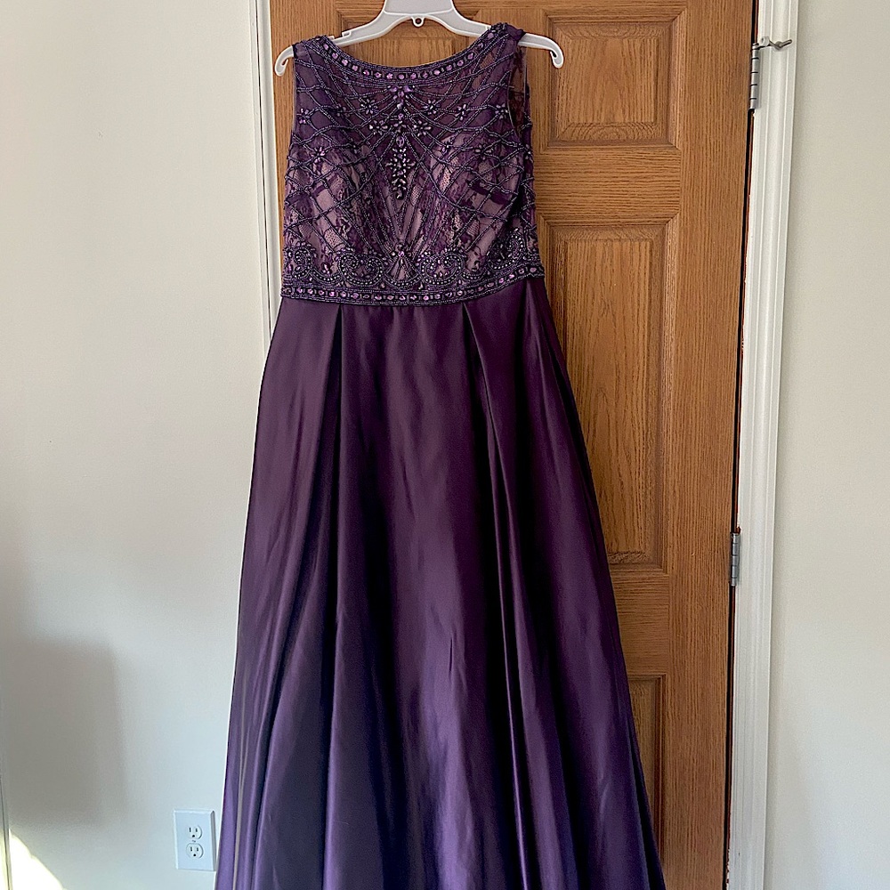 Lucci Lu prom dress